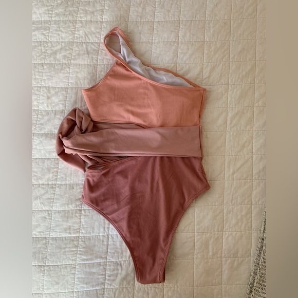 one shoulder color block ribbed swimsuit - Picture 6 of 6
